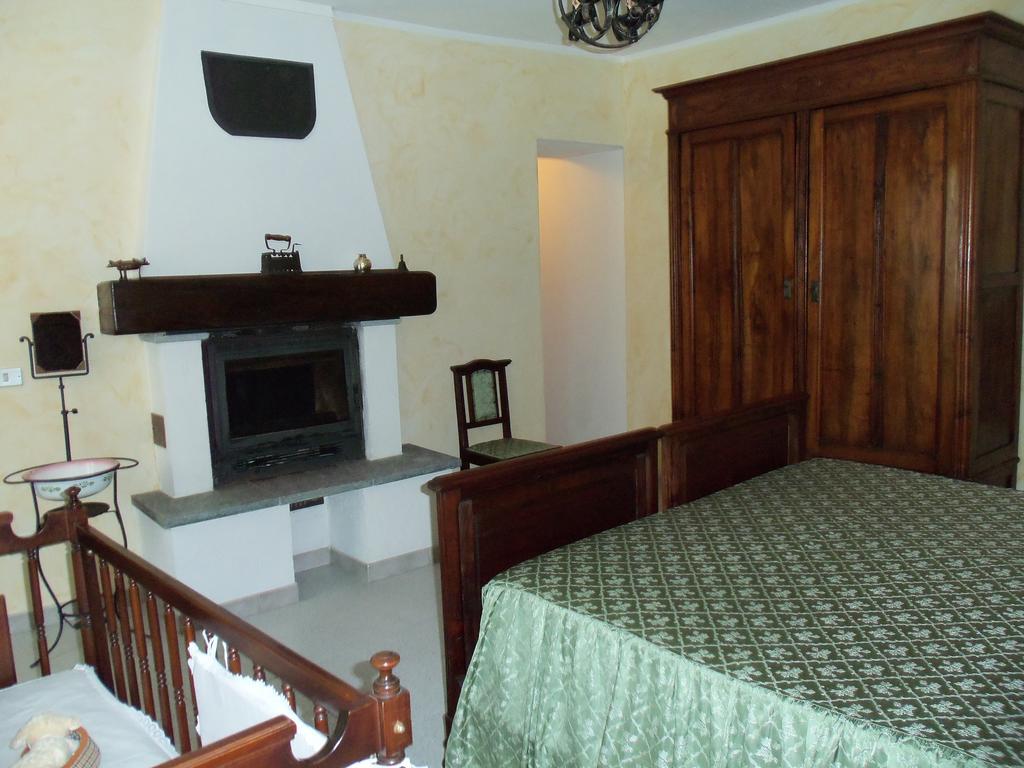 Casa Dei Ciliegi Castell'Alfero Villa Cameră foto